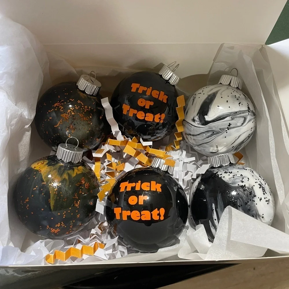 Halloween Trick or Treat Ornament Set